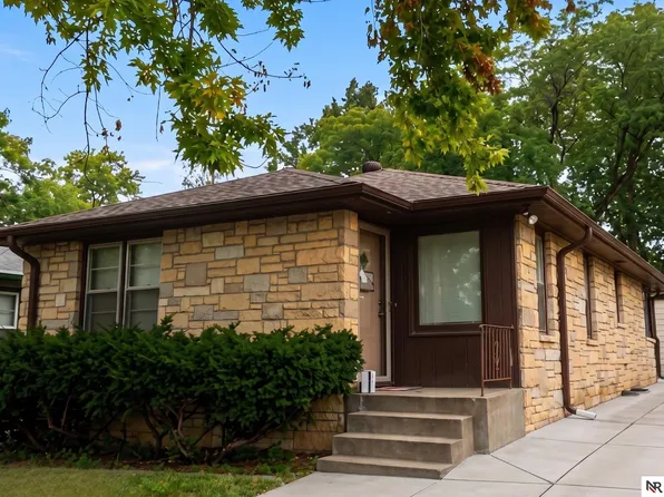 4220 E St, Lincoln, NE 68510
