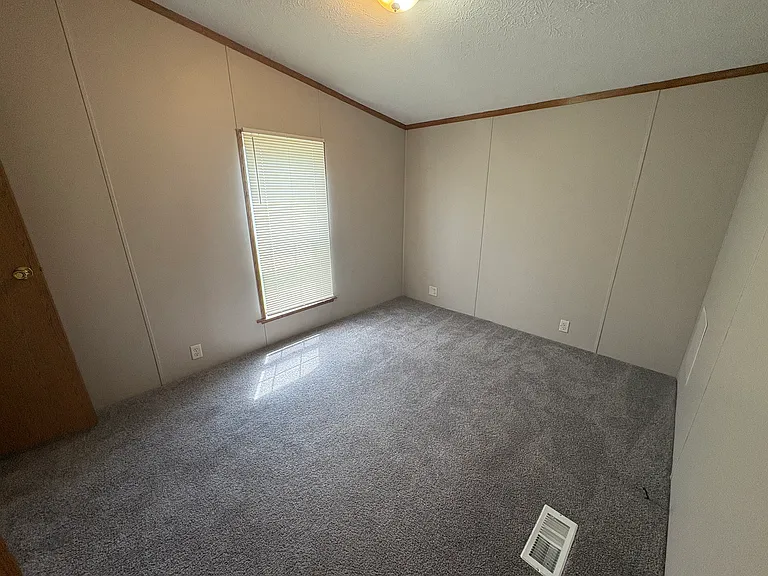 8395 Quill Dr — Photo 7