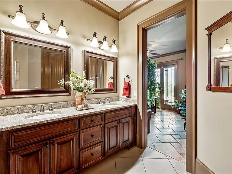 6407 Grand Marina Cir — Photo 122