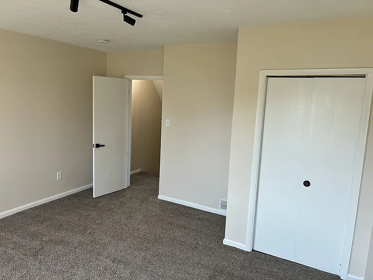 76-78 Cortina Way — Photo 5