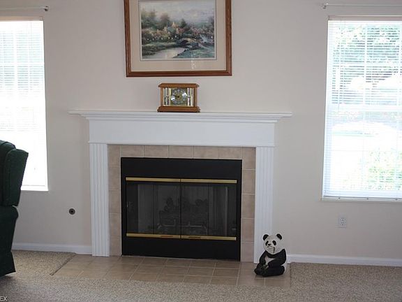 5th image of 718 Pebble Creek Dr