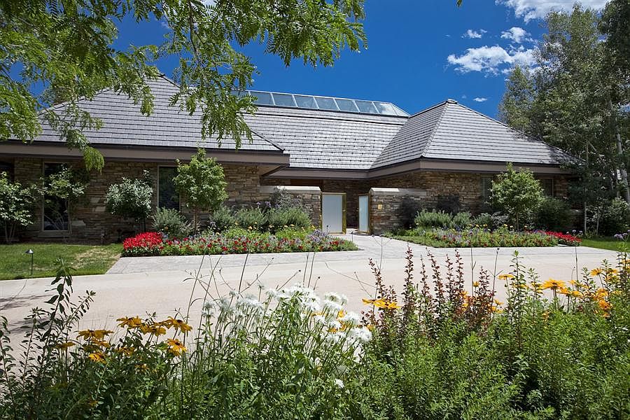 1st image of 9 Cherry Hills Farm Ct