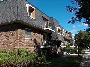 1st image of 3223 W Parkway Dr APT 2C