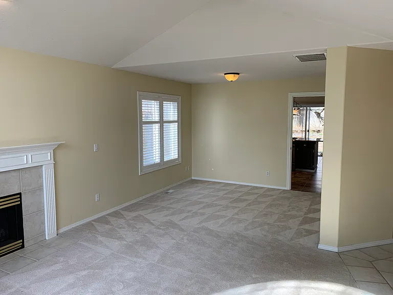 2895 Vintage Ave SE — Photo 9