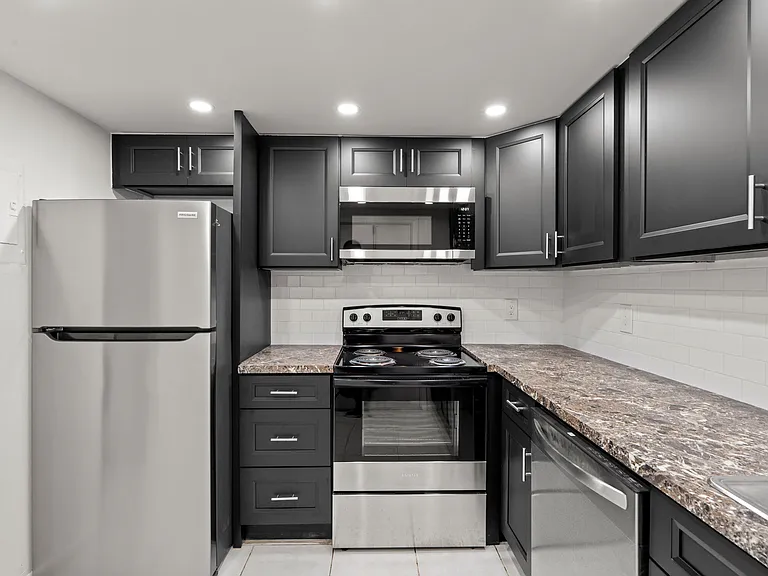 626 NW 13th St #310 — Photo 1
