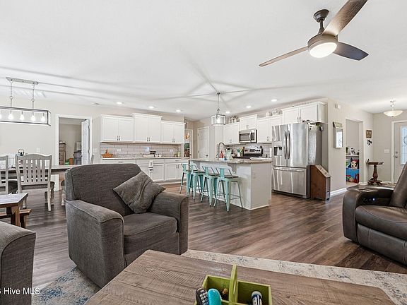 3rd image of 11120 Southgates Drive