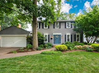 28314 Knickerbocker Rd, Bay Village, OH 44140