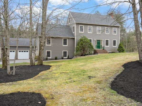 5 Governor Powell Drive, Hampton Falls, NH 03844