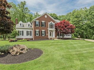 195 Woodhaven Ct, Aurora, OH 44202