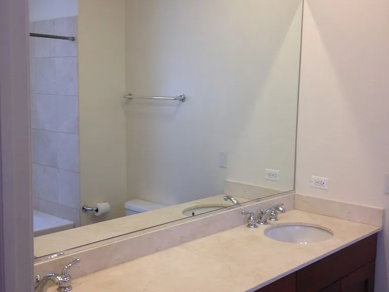 1528 W Greenleaf Ave #3W — Photo 6