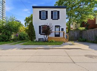 73 Peter St, Hamilton, ON L8R 1T4