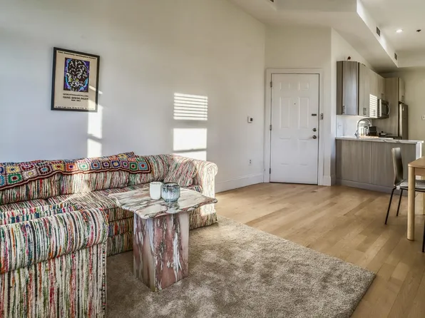 301 Madison Street image 6 of 16