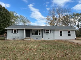 28 Charlemagne Blvd, Clarksville, TN 37042