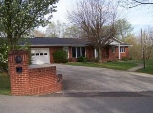 132 Redwood Dr, Harriman, TN 37748