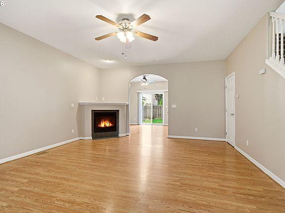 3rd image of 620 SW Trout Ct
