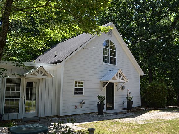 3rd image of 406 Covered Bridge Rd