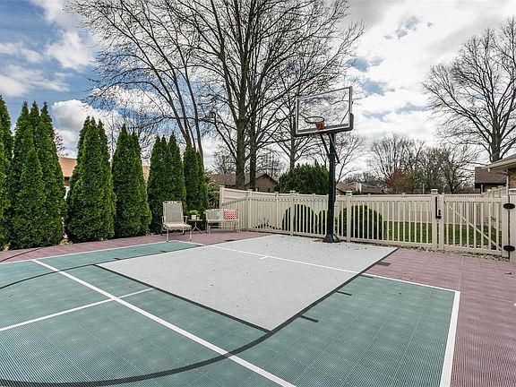 4th image of 3418 Princeton Dr
