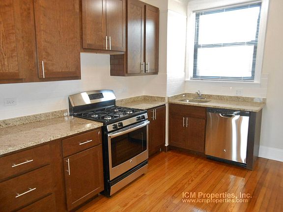 4th image of 4604 N Winchester Ave #3E