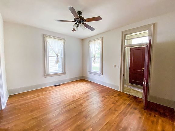4th image of 1506 Lincoln Ave