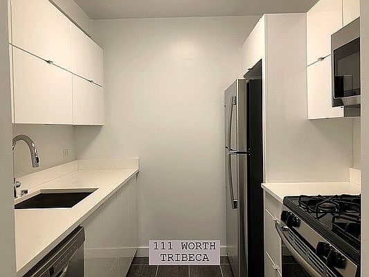 4th image of 111 Worth St APT 5P
