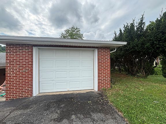 4th image of 1100 Morningstar Ln