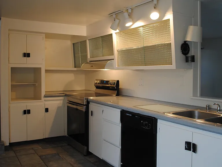 1221 La Veta Way — Photo 7