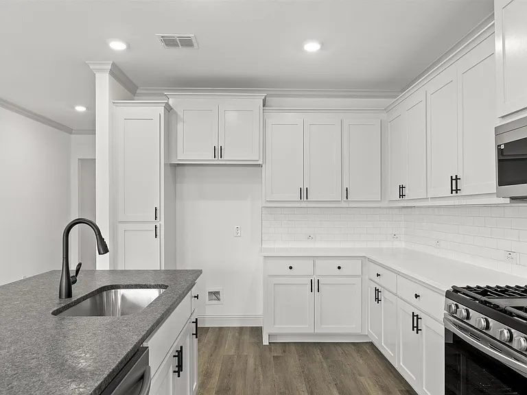 544 Oak Creek Dr — Photo 4