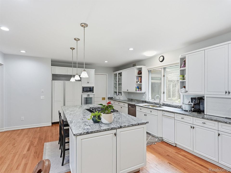 3104 Quarton Rd, photo 9