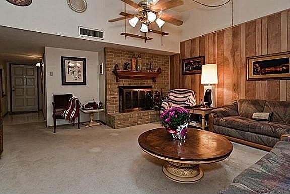 4th image of 11064 Wallbrook Dr