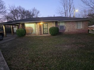 131 Center St, West Point, MS 39773