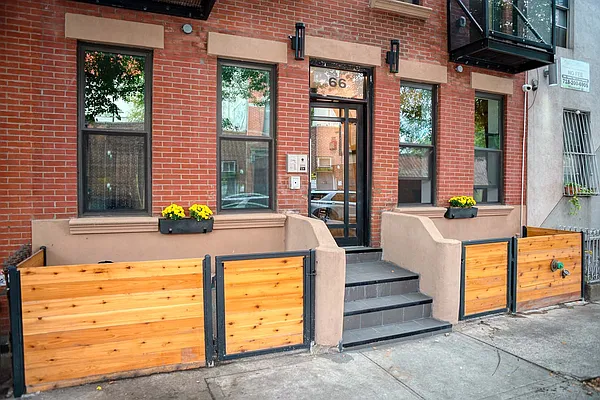 Sold by The In House Group | media 12