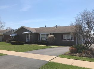 6317 W 93rd Pl, Oak Lawn, IL 60453