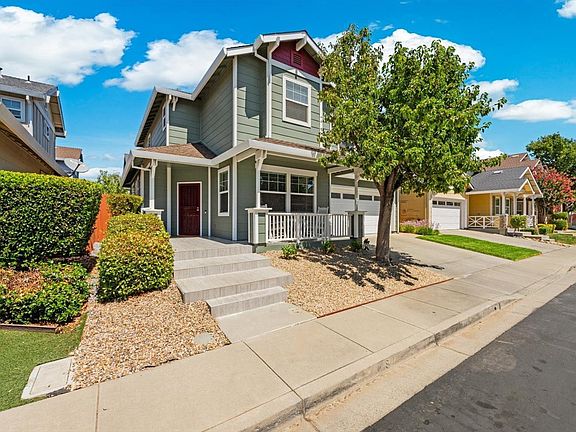 3rd image of 985 Countrywood Circle