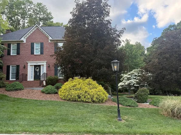 8281 Cardington Dr, Roanoke, VA 24019