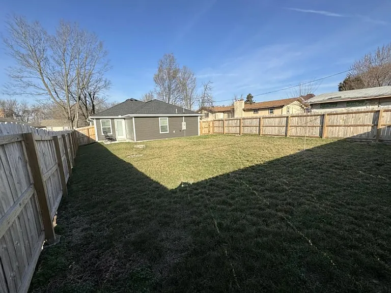 211 S Galena Ave — Photo 15