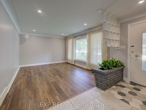 5th image of 244 Royal St