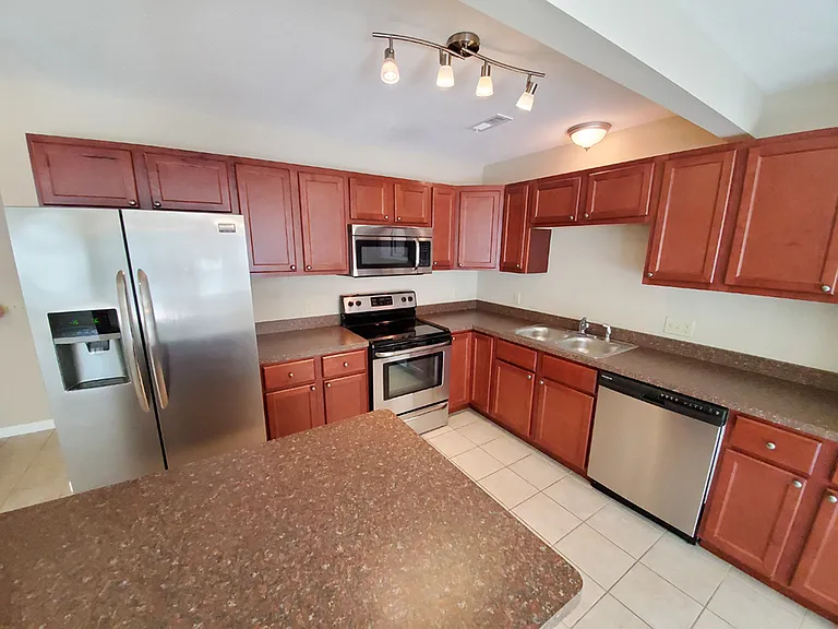 5255-57 Crabapple Dr #5255 — Photo 3