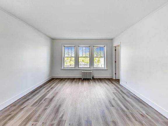 4th image of 2607 W Jarlath St #2W