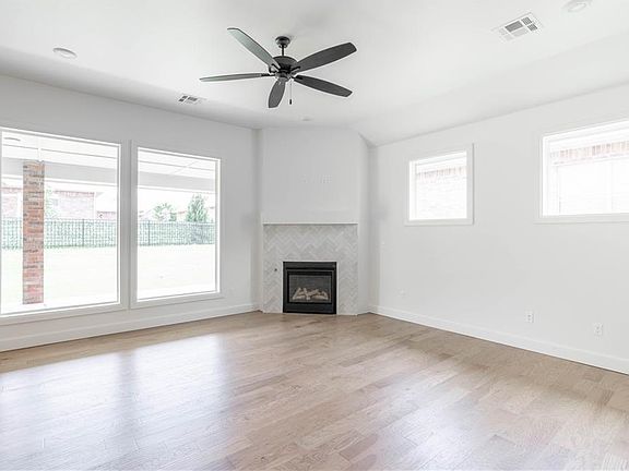4th image of 608 Placid Dr