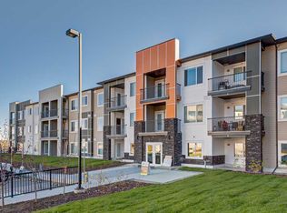 4 W Sage Hill Ter NW #201, Calgary, AB T3R0W4