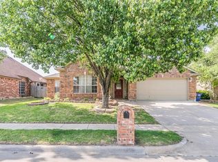 5356 Ridge View Dr, Watauga, TX 76137