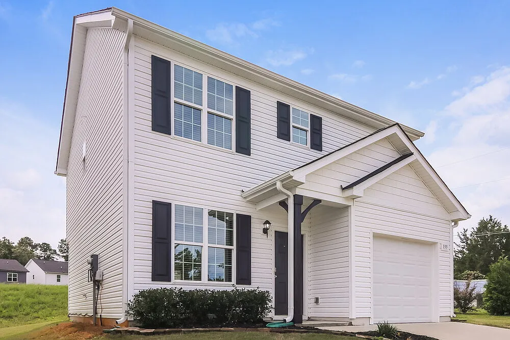 4 bed, 2.5 bath, 1395 sqft, $1,800 — Photo 4