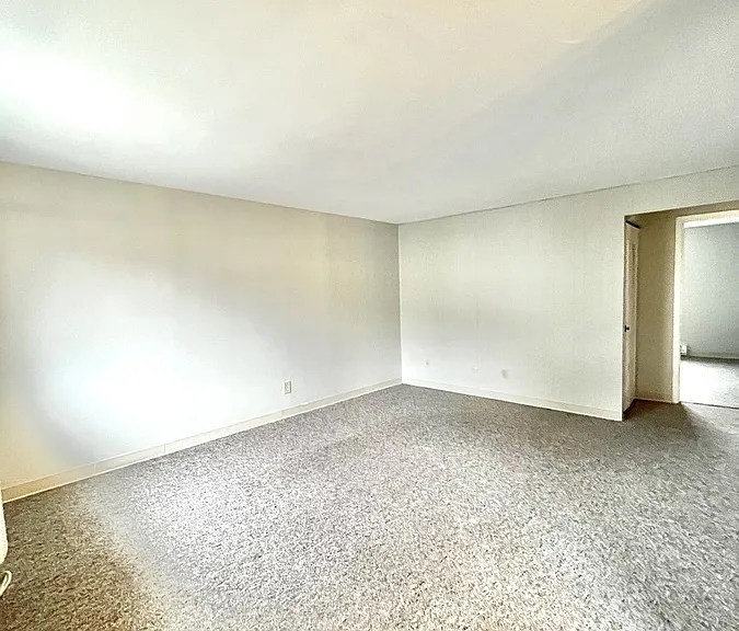 361 E Maple St #D — Photo 34