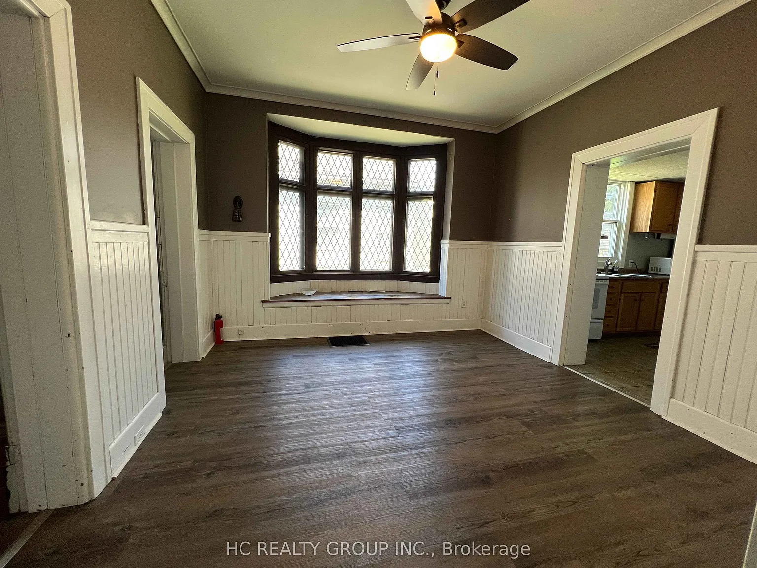 3 bed, $1,900 — Photo 4