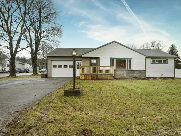 6 Harts Hill Pkwy, Whitesboro, NY 13492