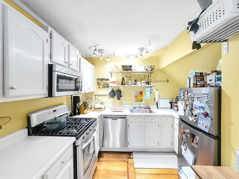 69 Spring Park Ave #1 — Photo 8