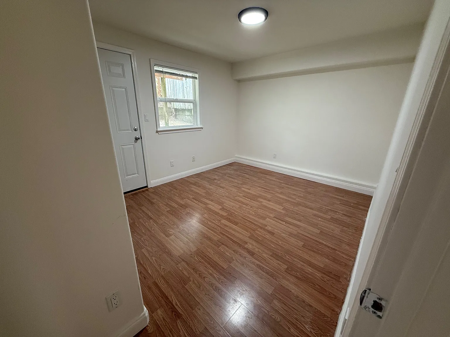 2 bed, 450 sqft, $2,500 — Photo 4