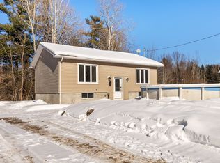 84 Sandy Beach Rd, Laurentian Valley, ON K8A6W8