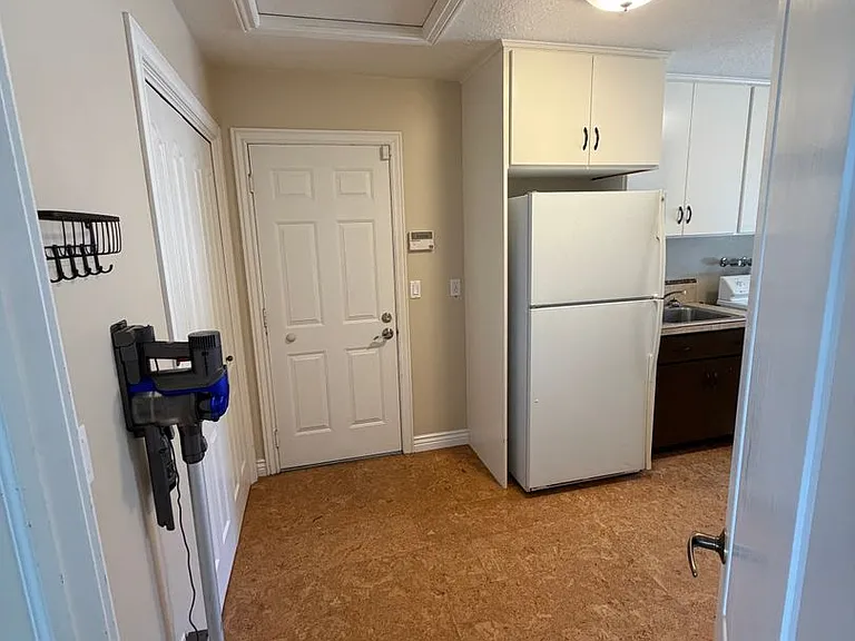 1835 N Beechwood Dr — Photo 26