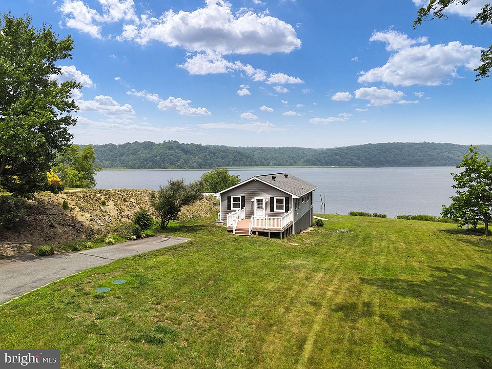 1st image of 137 Hidden Springs Ln